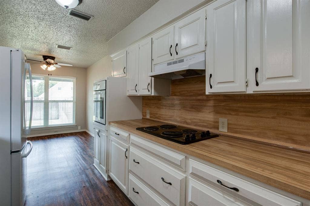 1726-1728 Stonegate Drive, Denton, TX 76205 1726-1728 Stonegate Drive, Denton, TX 76205