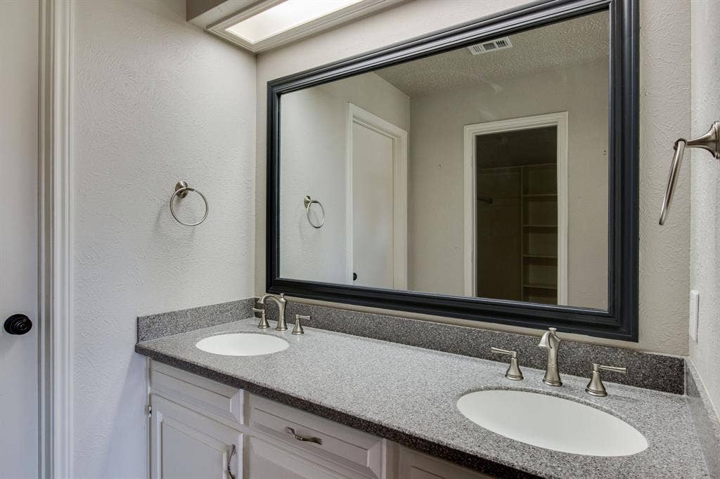 1726-1728 Stonegate Drive, Denton, TX 76205 1726-1728 Stonegate Drive, Denton, TX 76205