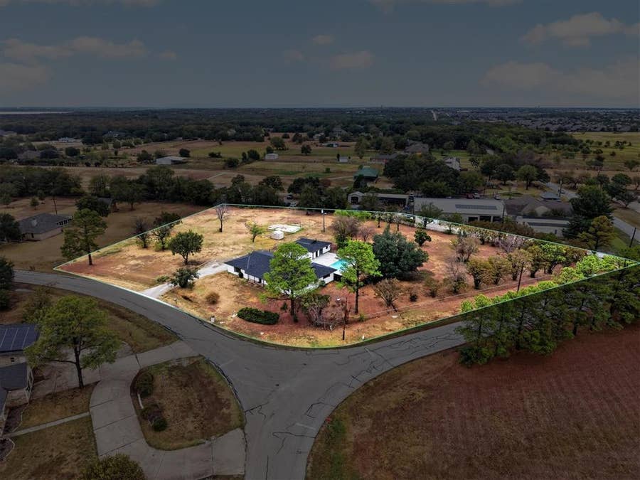 Property photo for 600 Lakeshore Boulevard, Oak Point, TX