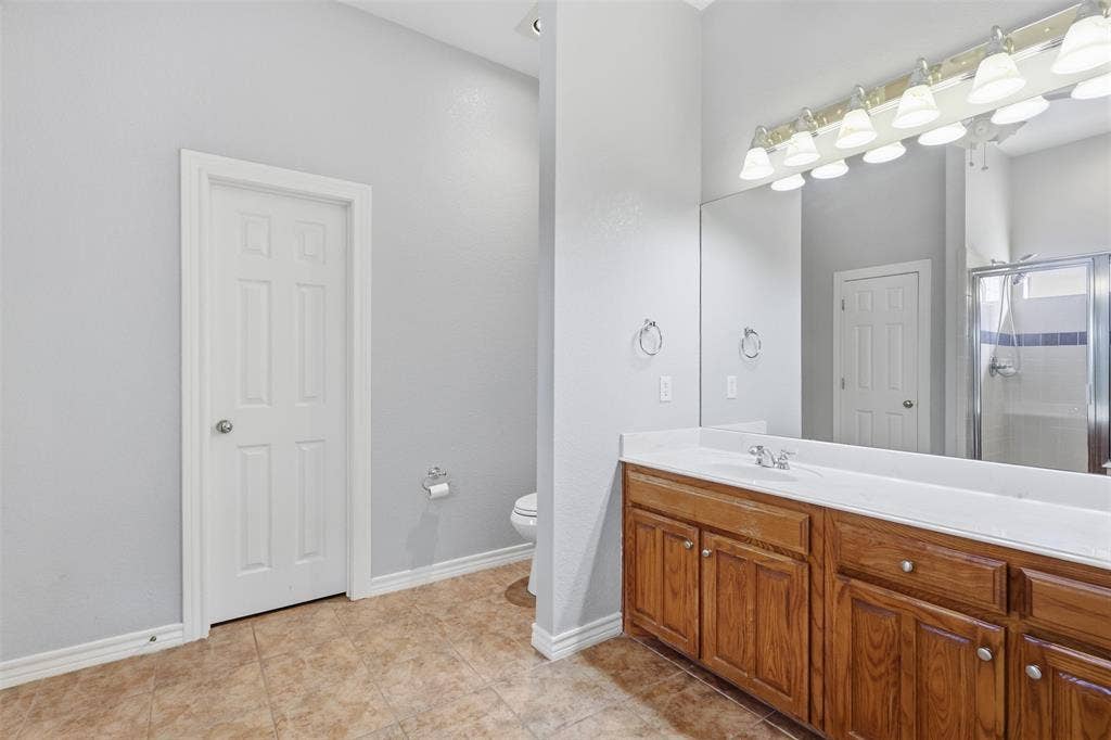 1013 Telford Trail, Crowley, TX 76036 one of two upstairs ensuite baths