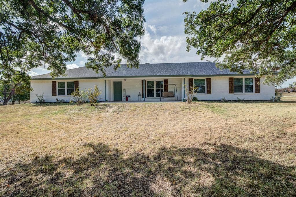 1290 County Road 3355, Paradise, TX 76073