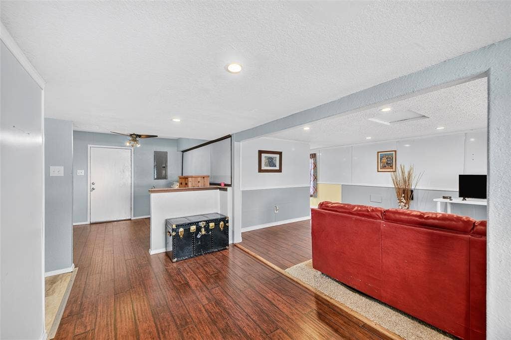 1290 County Road 3355, Paradise, TX 76073