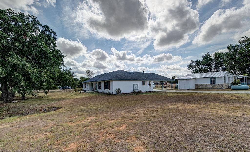 1290 County Road 3355, Paradise, TX 76073
