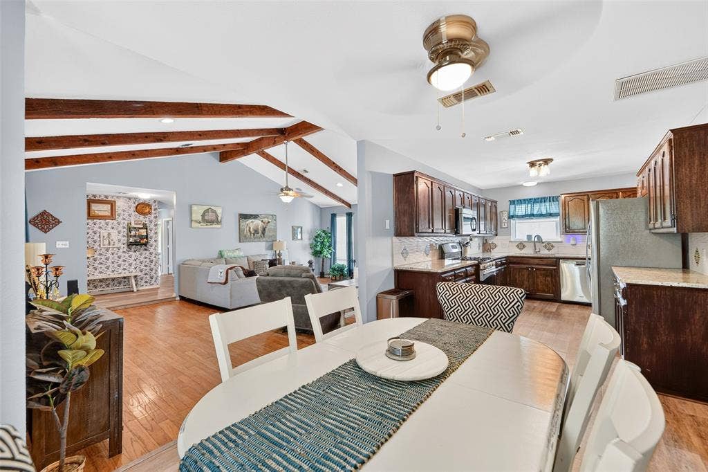 1290 County Road 3355, Paradise, TX 76073
