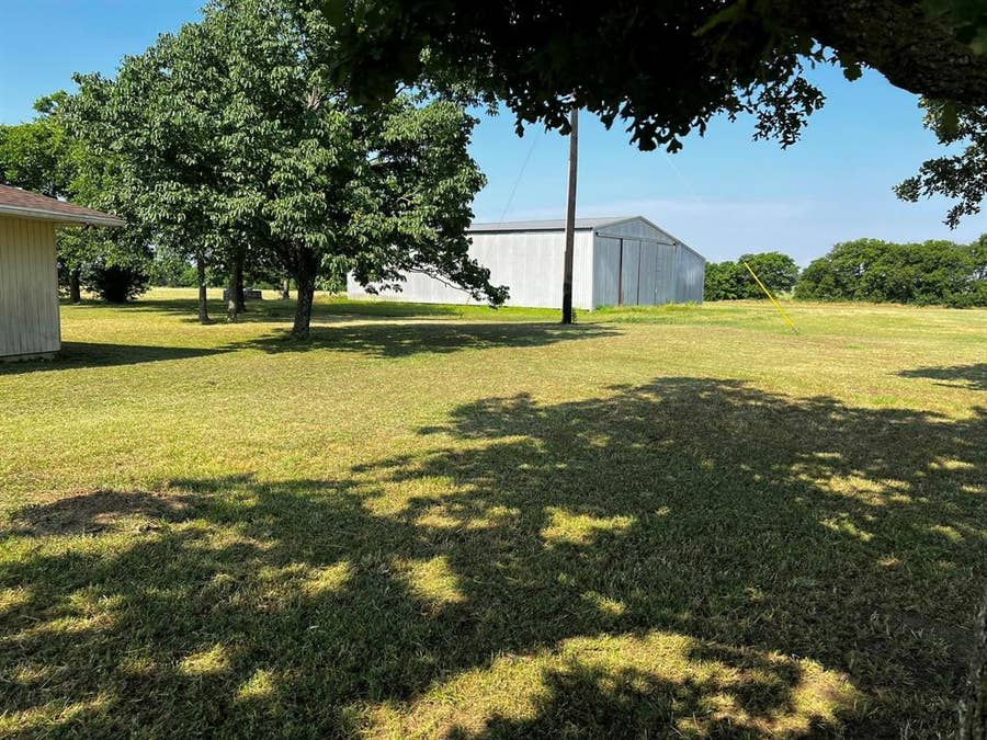Property photo for 511 Airport Road, Tioga, TX