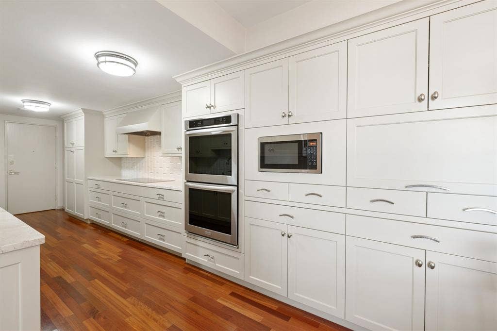 3525 Turtle Creek Boulevard, #12E, Dallas, TX 75219 Updated Appliances