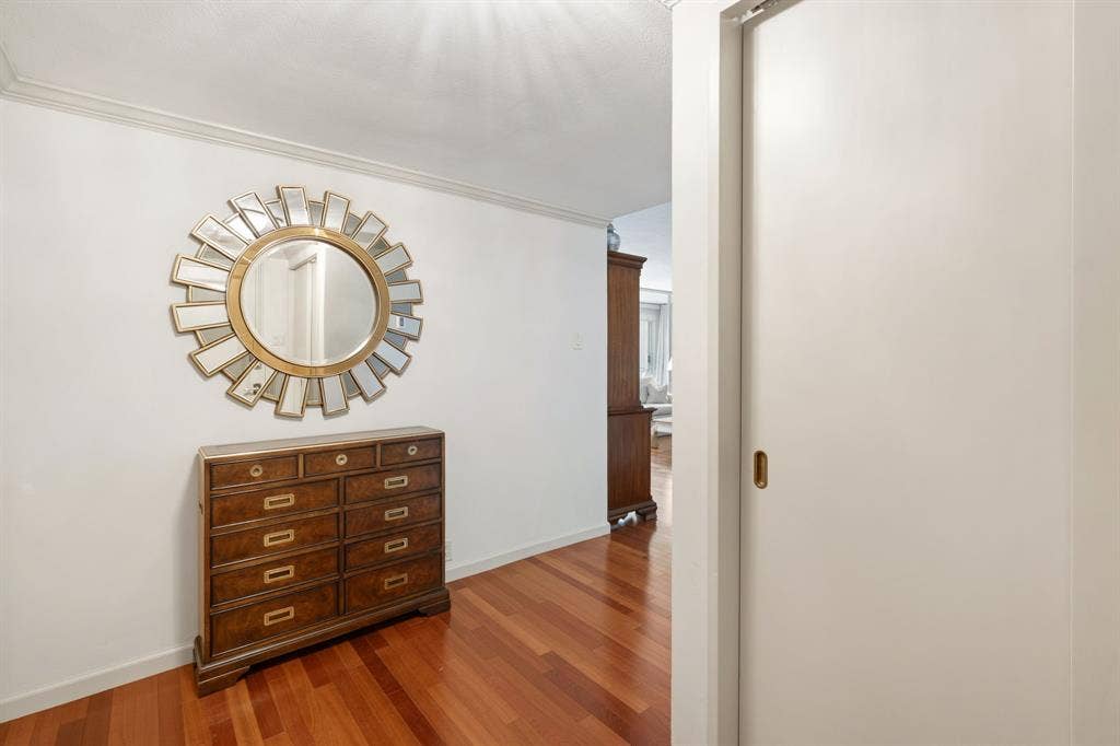 3525 Turtle Creek Boulevard, #12E, Dallas, TX 75219 Foyer