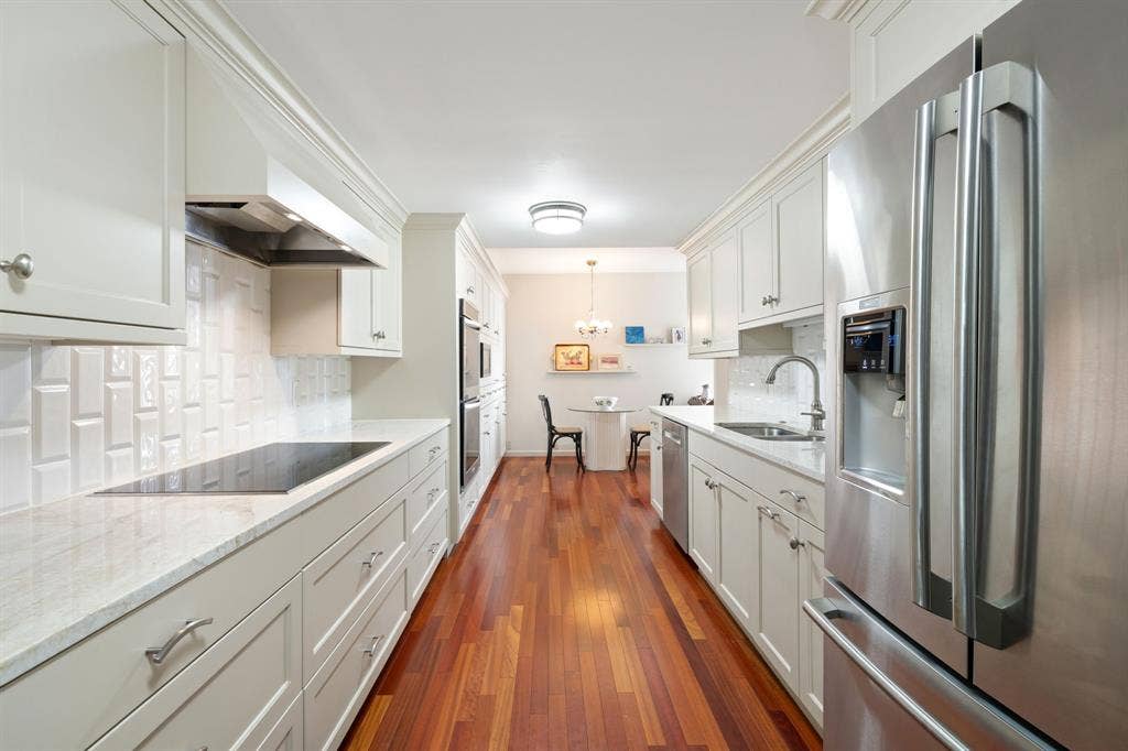 3525 Turtle Creek Boulevard, #12E, Dallas, TX 75219 Custom Cabinets