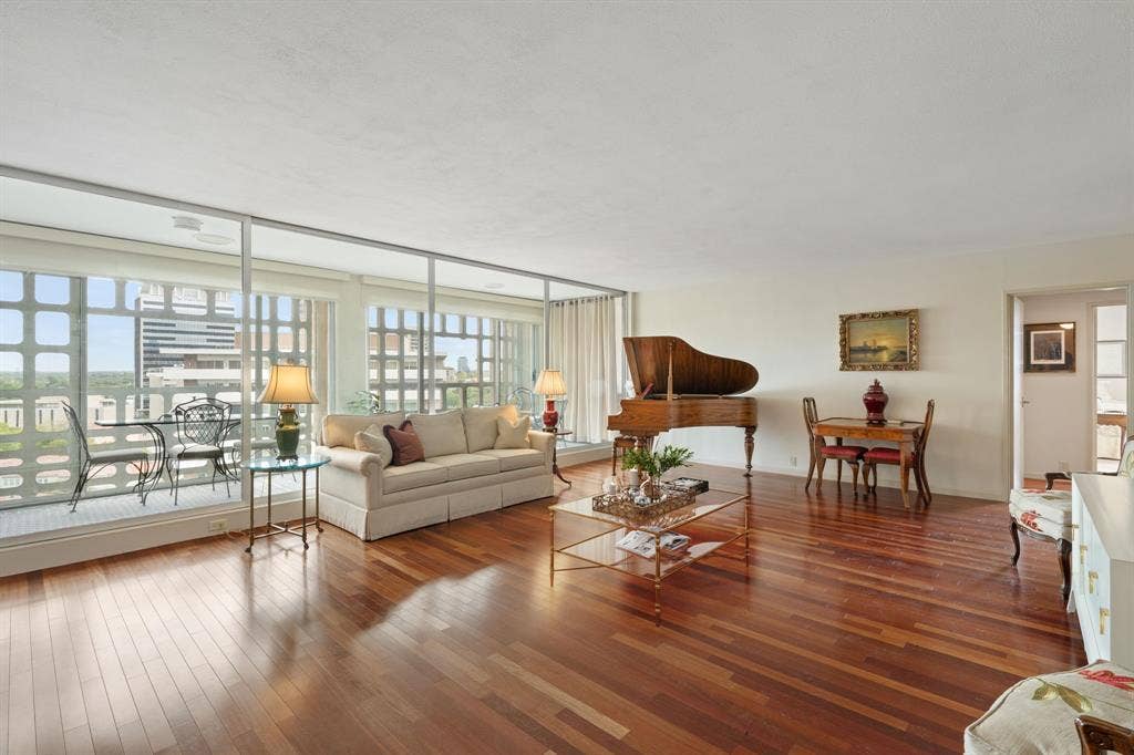 3525 Turtle Creek Boulevard, #12E, Dallas, TX 75219 Hardwood Floors
