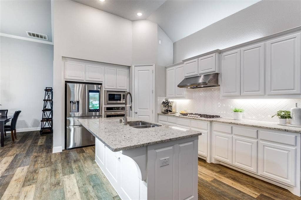 3925 Ironbark Way, McKinney, TX 75071 Open Kitchen