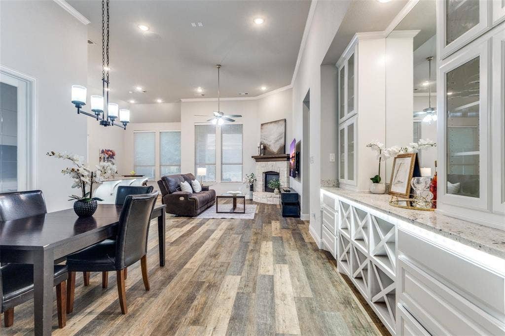 3925 Ironbark Way, McKinney, TX 75071 Built-ins for Dining Area
