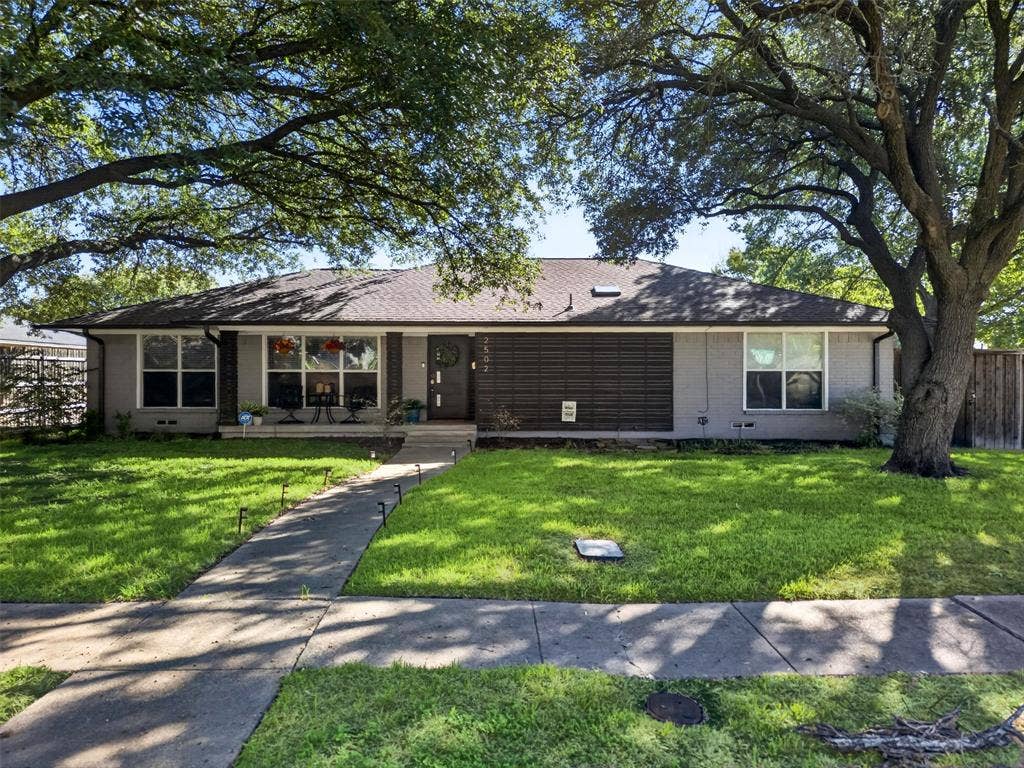 2502 Rochdale Street, Garland, TX 75040 2502 Rochdale Street, Garland, TX 75040
