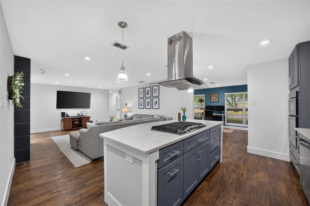 2502 Rochdale Street, Garland, TX 75040 2502 Rochdale Street, Garland, TX 75040