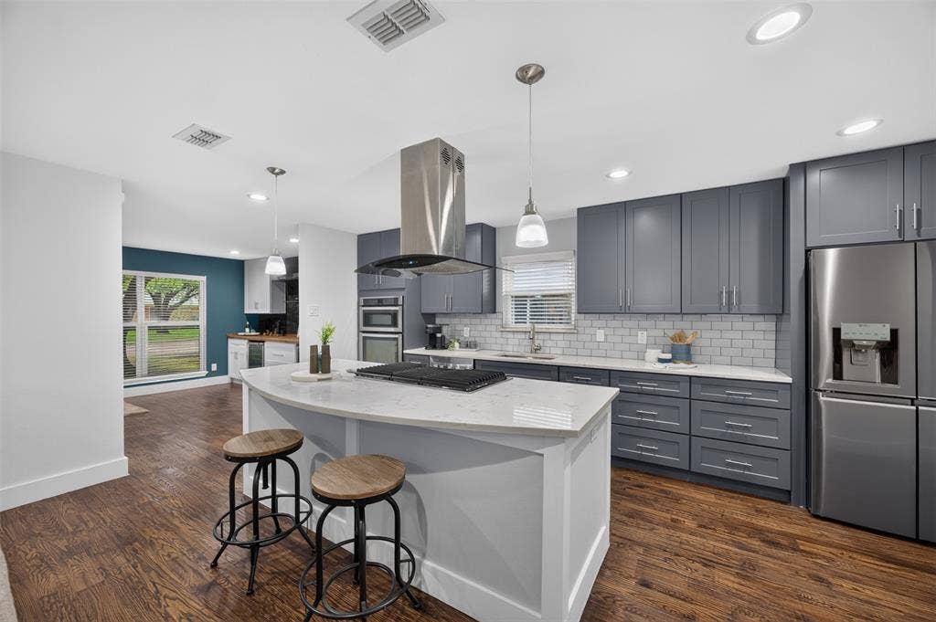 2502 Rochdale Street, Garland, TX 75040 2502 Rochdale Street, Garland, TX 75040