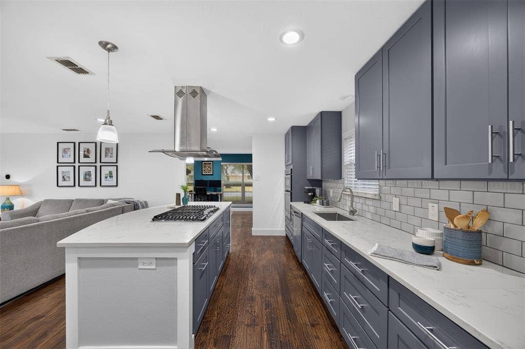 2502 Rochdale Street, Garland, TX 75040 2502 Rochdale Street, Garland, TX 75040