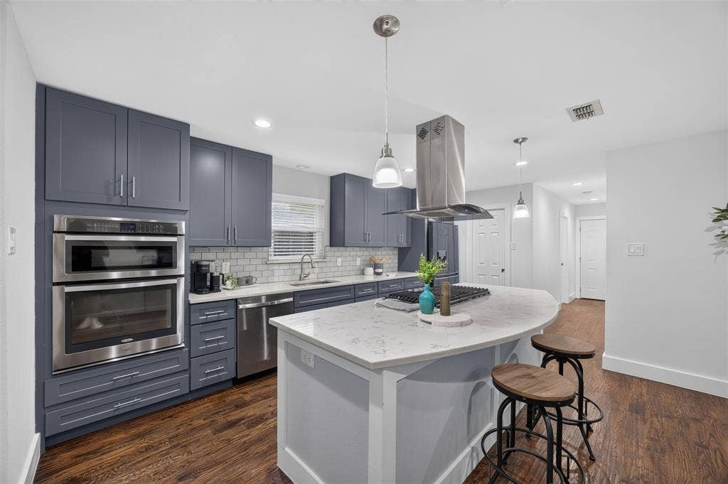 2502 Rochdale Street, Garland, TX 75040 2502 Rochdale Street, Garland, TX 75040