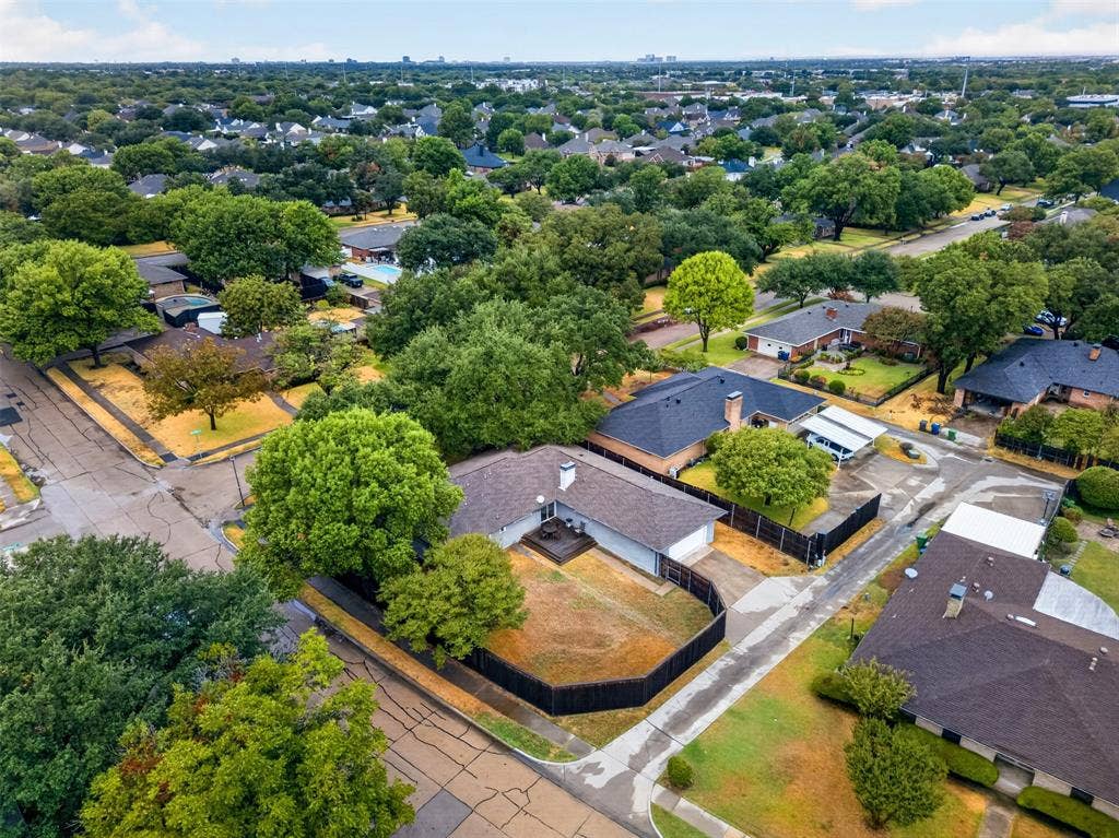 2502 Rochdale Street, Garland, TX 75040 2502 Rochdale Street, Garland, TX 75040