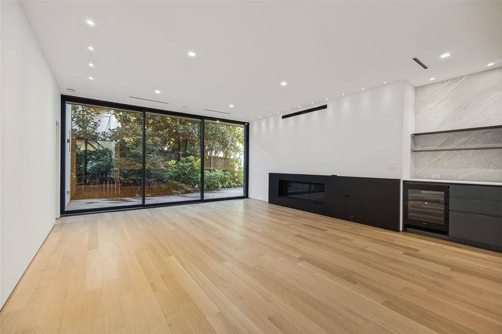 3515 Edgewater Street, Dallas, TX 75205 3515 Edgewater Street, Dallas, TX 75205
