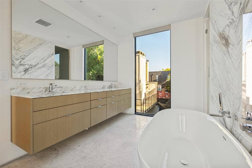 3515 Edgewater Street, Dallas, TX 75205 3515 Edgewater Street, Dallas, TX 75205