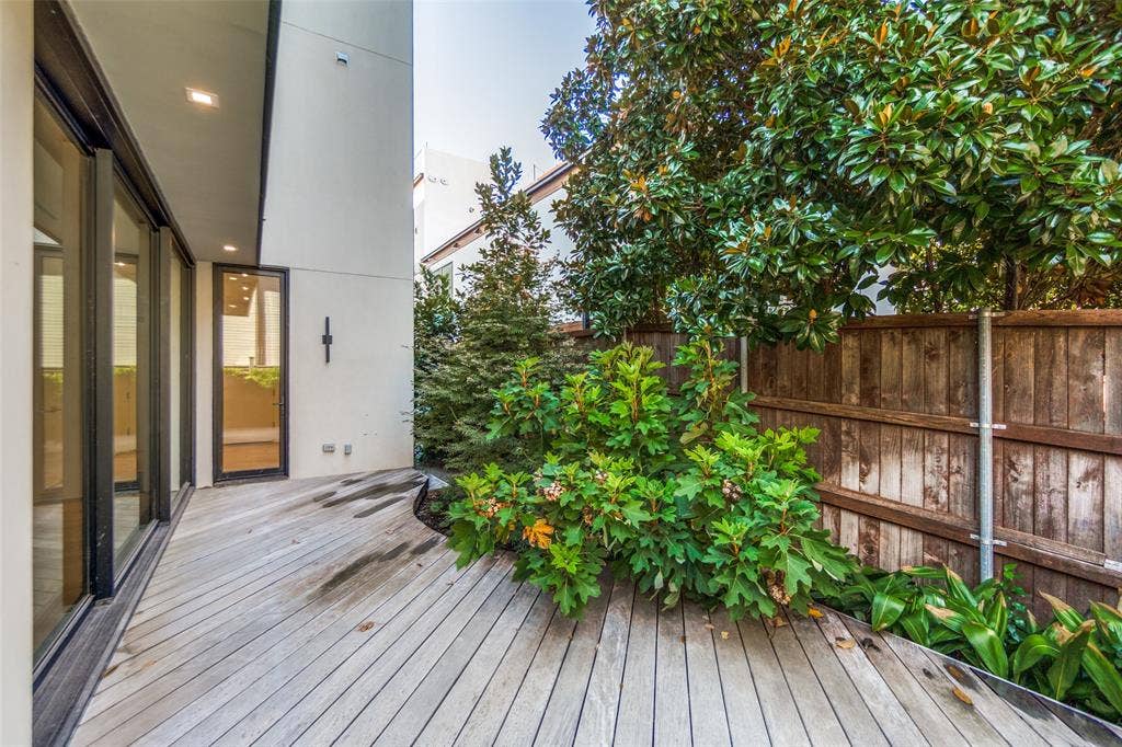 3515 Edgewater Street, Dallas, TX 75205 3515 Edgewater Street, Dallas, TX 75205