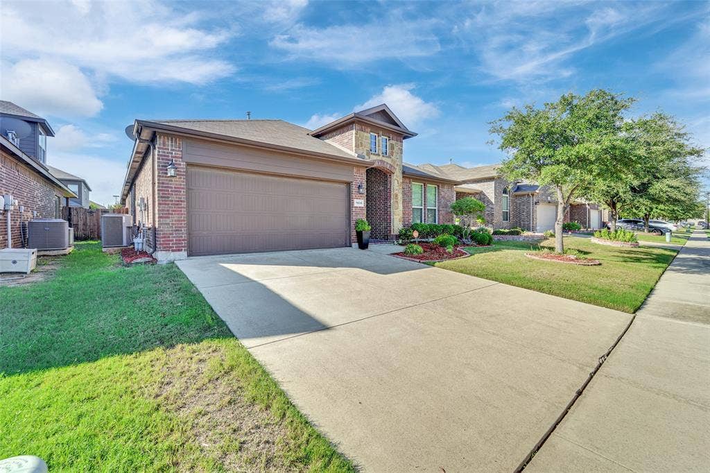 1836 Velarde Road, Fort Worth, TX 76131
