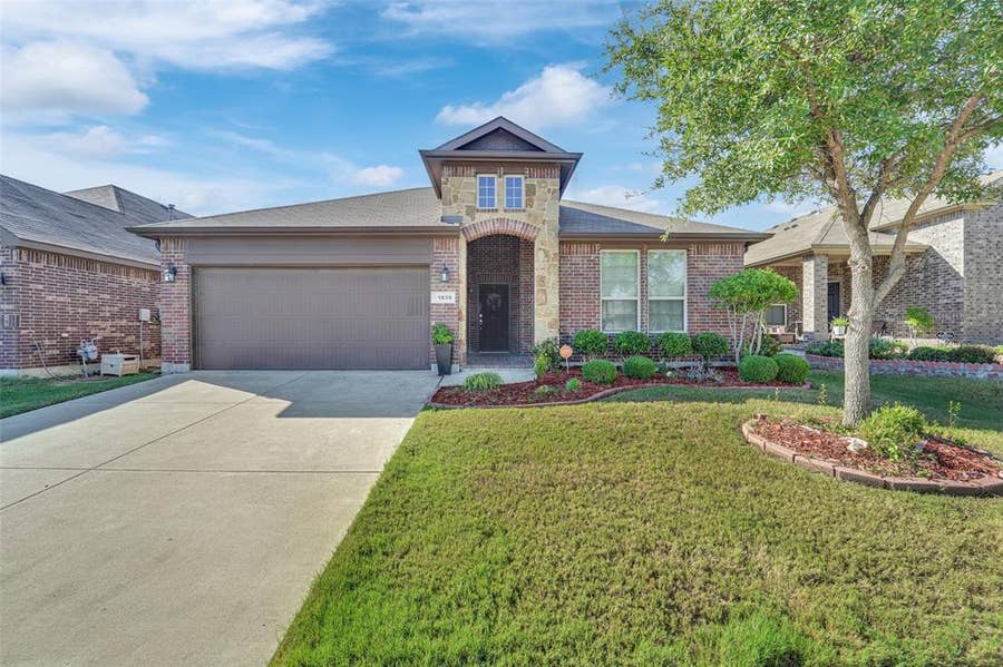 Property photo for 1836 Velarde Road, Fort Worth, TX