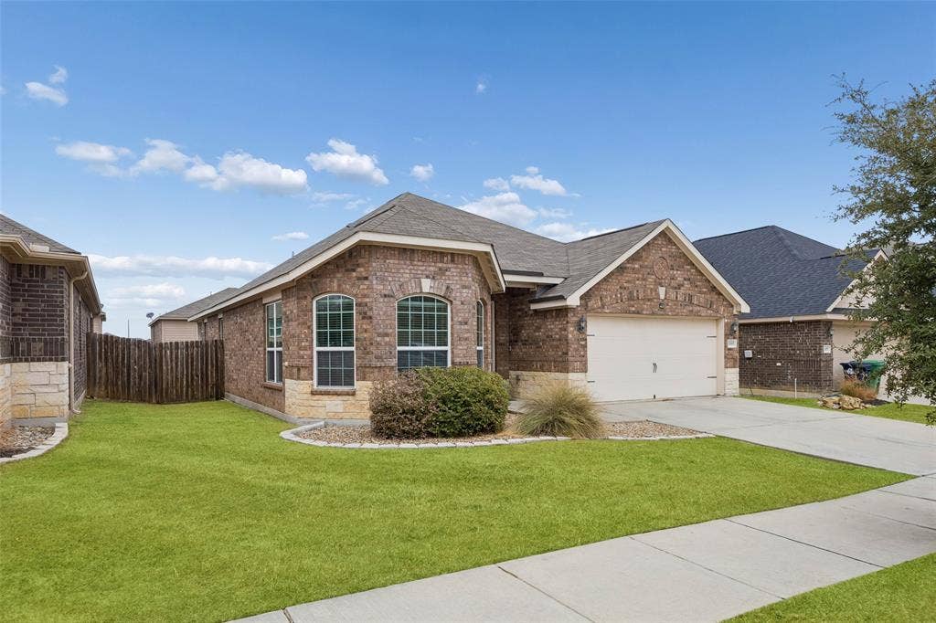 1005 Princewood Drive, Denton, TX 76207 1005 Princewood Drive, Denton, TX 76207