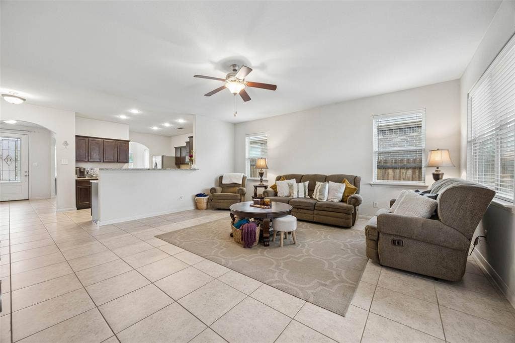 1005 Princewood Drive, Denton, TX 76207 1005 Princewood Drive, Denton, TX 76207