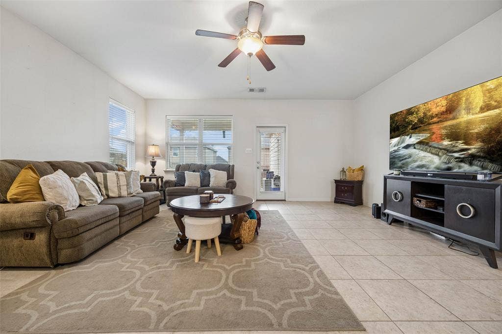 1005 Princewood Drive, Denton, TX 76207 1005 Princewood Drive, Denton, TX 76207