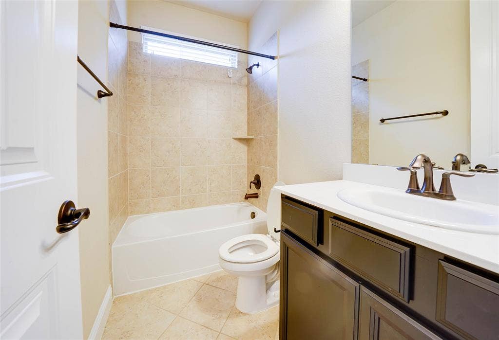 1262 Roma Drive, Frisco, TX 75036 1262 Roma Drive, Frisco, TX 75036