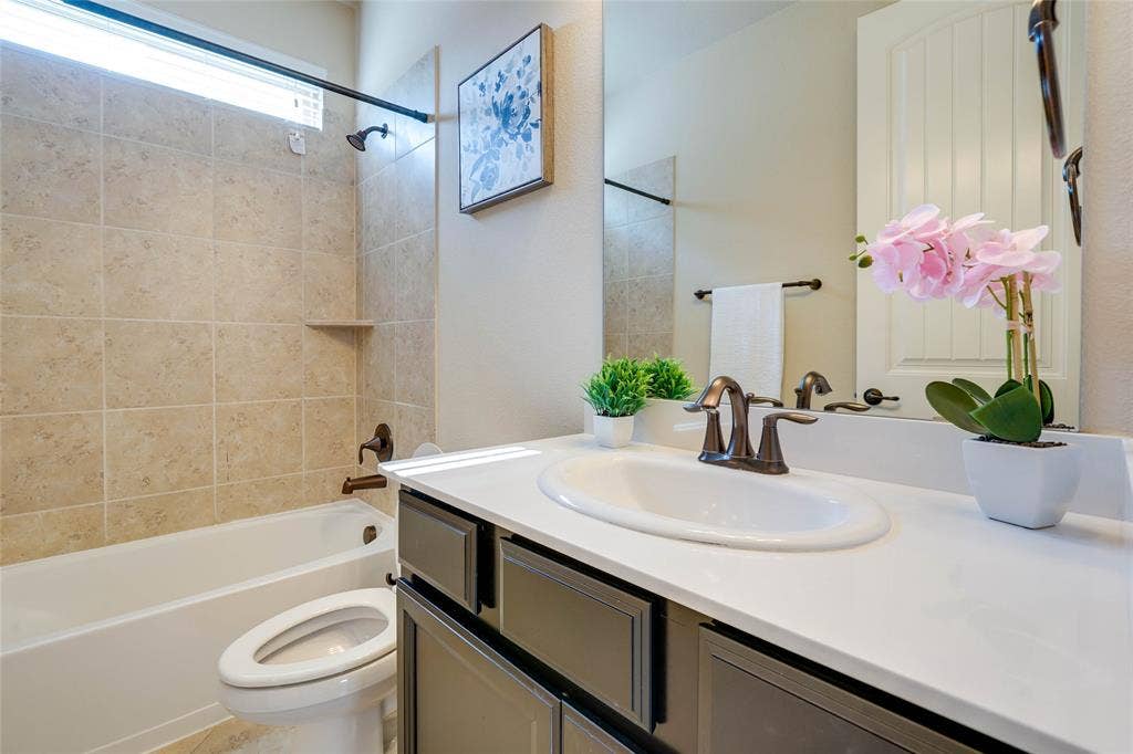 1262 Roma Drive, Frisco, TX 75036 1262 Roma Drive, Frisco, TX 75036