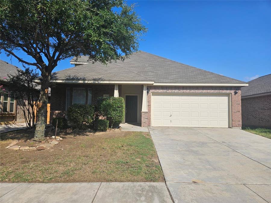 Property photo for 4260 Sweet Clover Lane, Fort Worth, TX