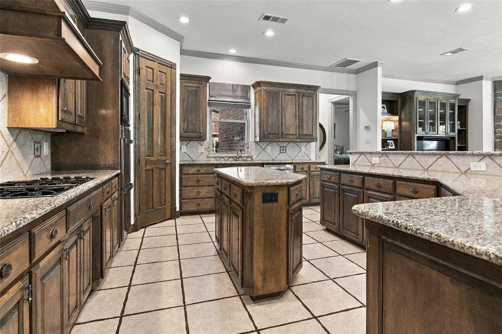 6505 Champion Way, Colleyville, TX 76034 6505 Champion Way, Colleyville, TX 76034