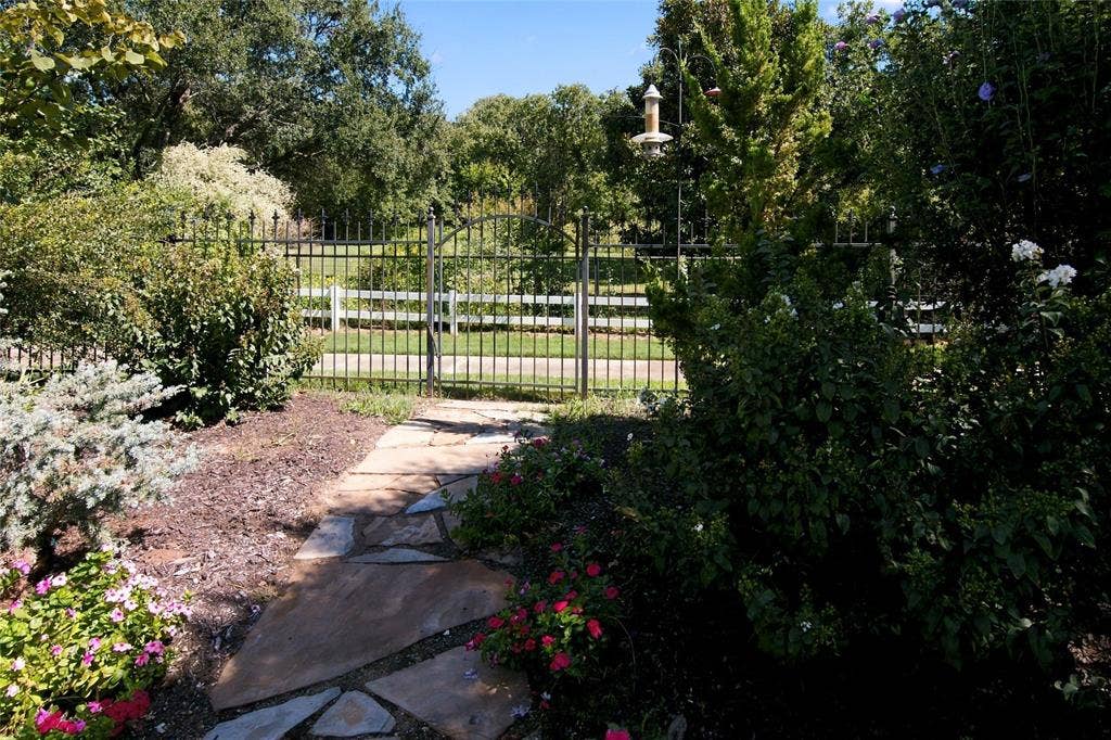 6505 Champion Way, Colleyville, TX 76034 6505 Champion Way, Colleyville, TX 76034