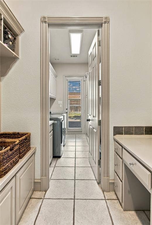 6505 Champion Way, Colleyville, TX 76034 Mud room with a built in desk