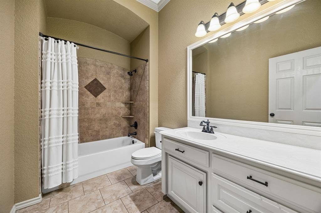 837 Thomas Crossing Drive, Fort Worth, TX 76028 837 Thomas Crossing Drive, Fort Worth, TX 76028