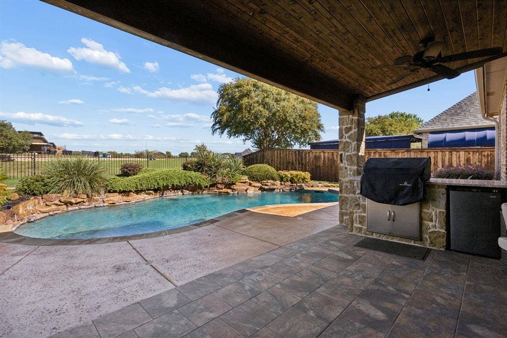 837 Thomas Crossing Drive, Fort Worth, TX 76028 837 Thomas Crossing Drive, Fort Worth, TX 76028