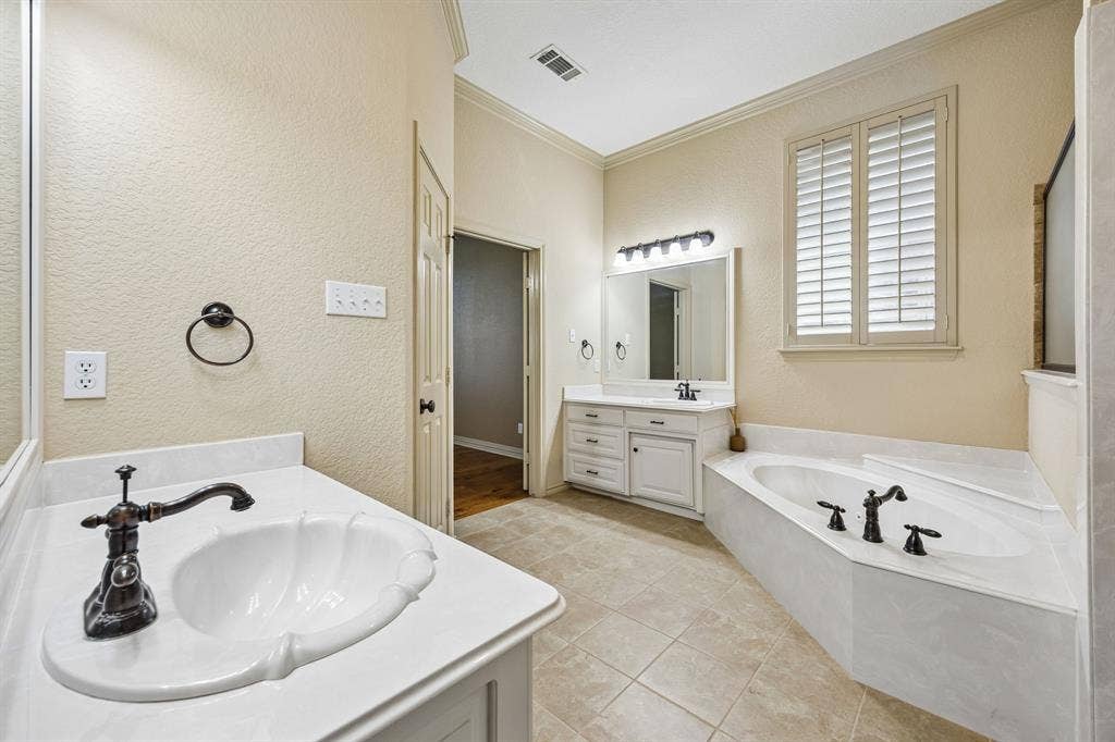 837 Thomas Crossing Drive, Fort Worth, TX 76028 837 Thomas Crossing Drive, Fort Worth, TX 76028