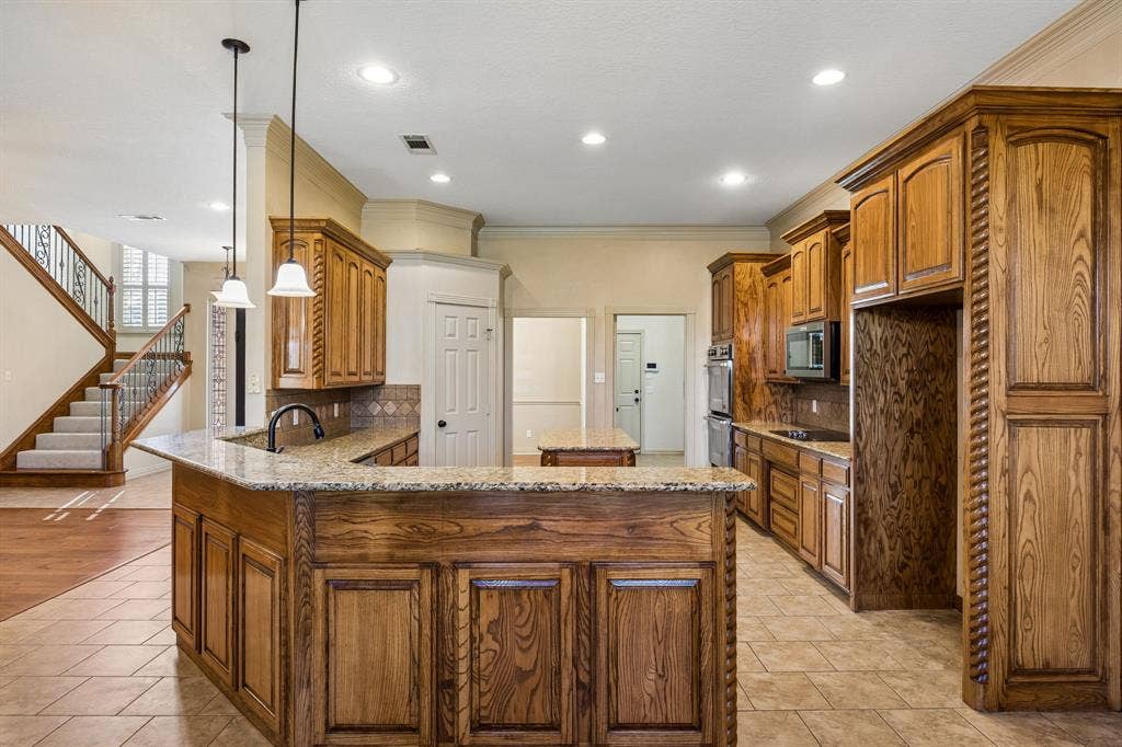837 Thomas Crossing Drive, Fort Worth, TX 76028 837 Thomas Crossing Drive, Fort Worth, TX 76028