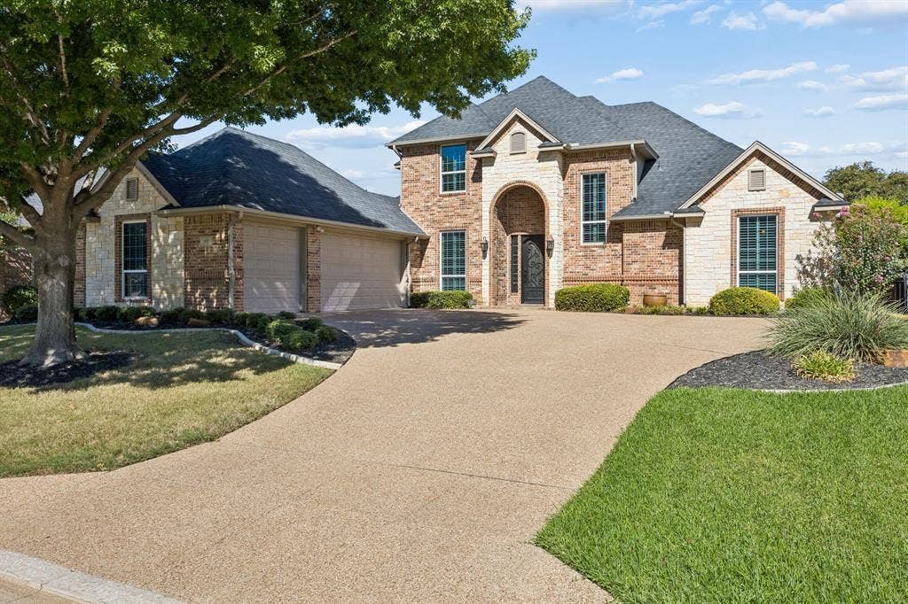 837 Thomas Crossing Drive, Fort Worth, TX 76028 837 Thomas Crossing Drive, Fort Worth, TX 76028