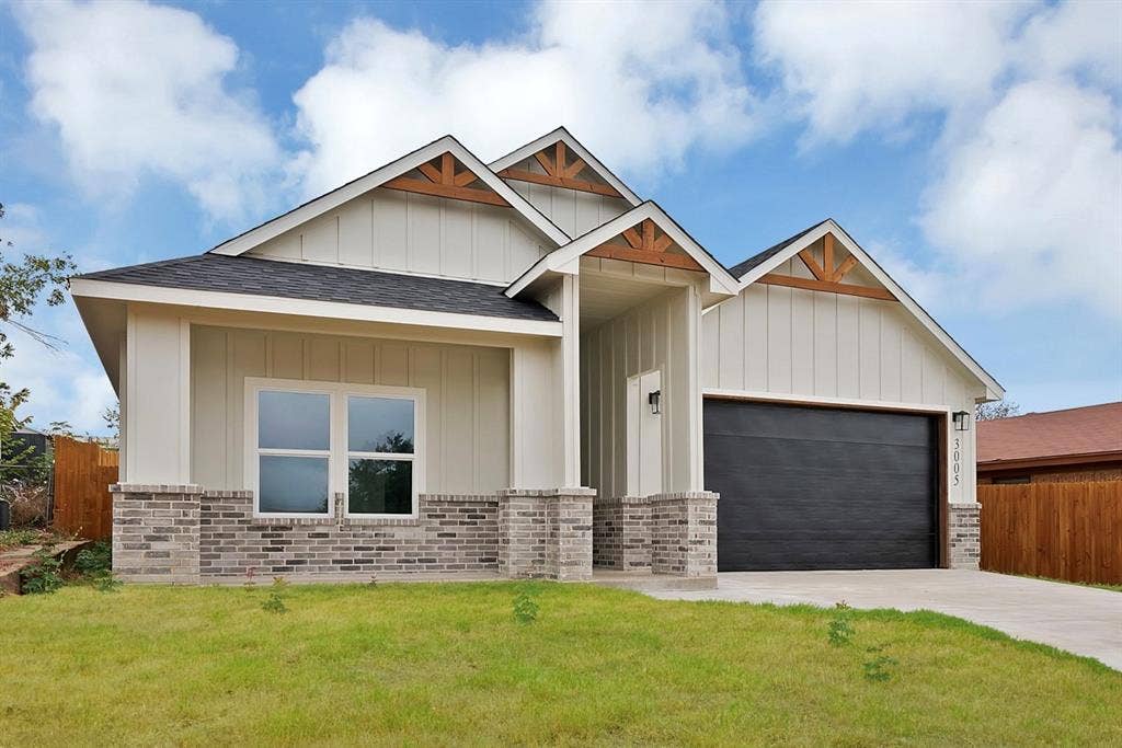 3005 Hanna Avenue, Fort Worth, TX 76106