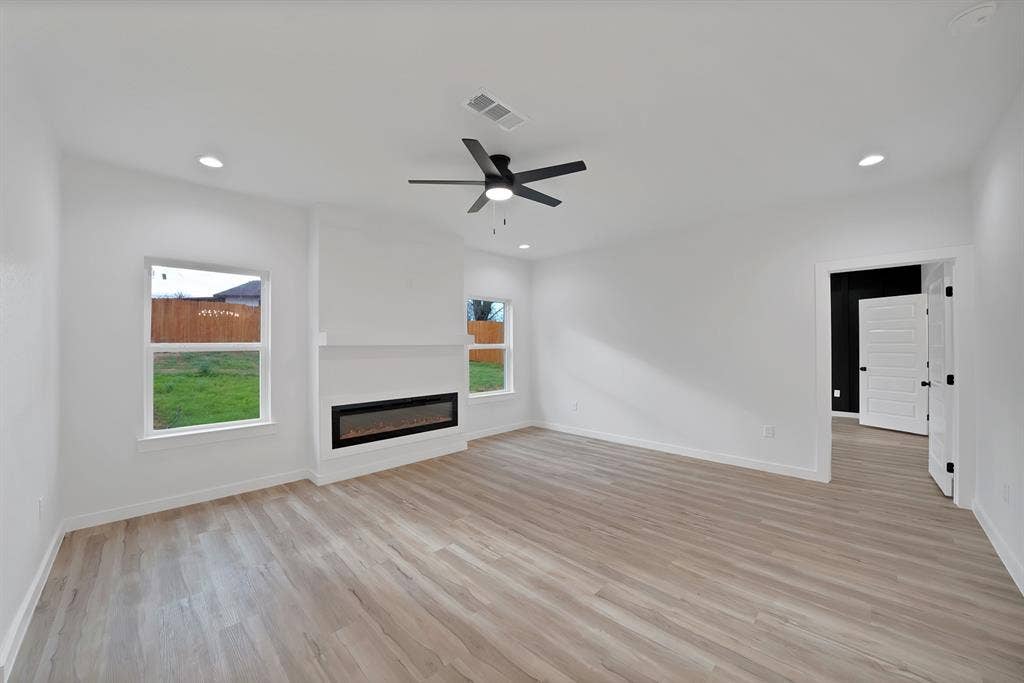 3005 Hanna Avenue, Fort Worth, TX 76106