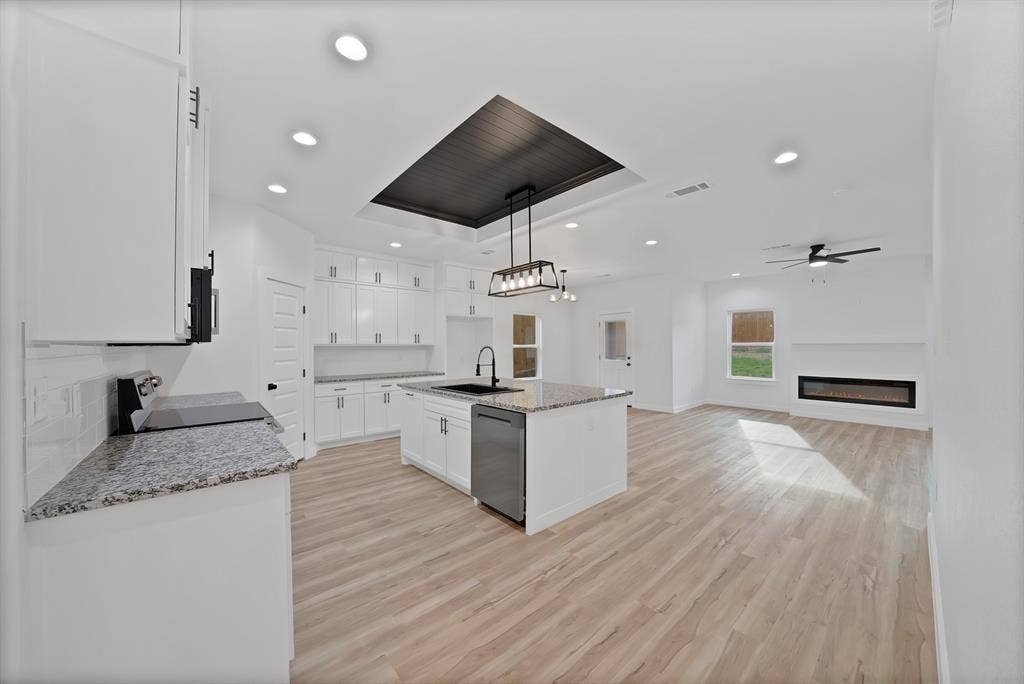 3005 Hanna Avenue, Fort Worth, TX 76106