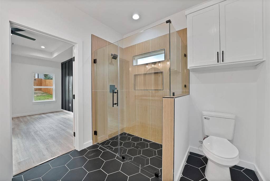 3005 Hanna Avenue, Fort Worth, TX 76106
