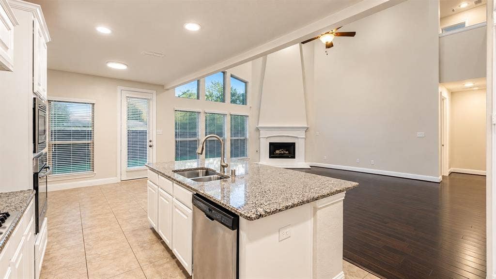 2909 Mountain Creek Drive, McKinney, TX 75072 Kitchen