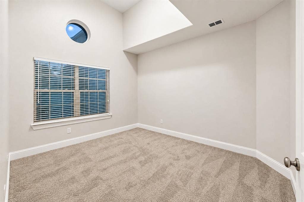 2909 Mountain Creek Drive, McKinney, TX 75072 Upstairs Guest bedroom