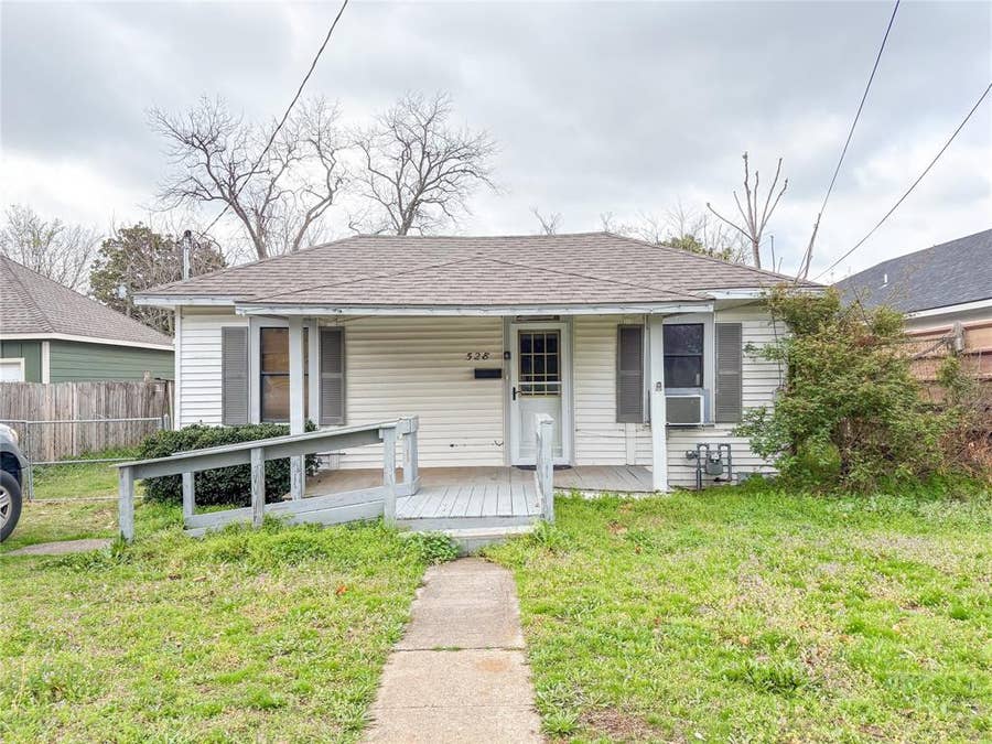 Property photo for 528 W Florence, Denison, TX