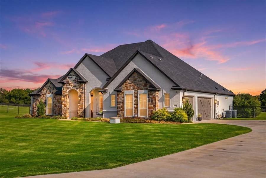 Property photo for 1017 Moriah Road, Weatherford, TX