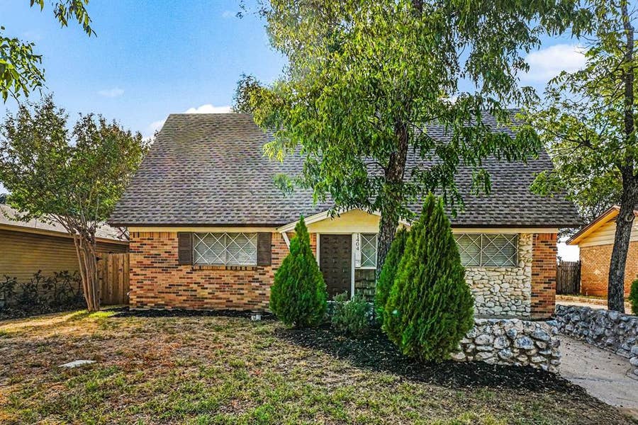 Property photo for 1404 Tatum Drive, Arlington, TX