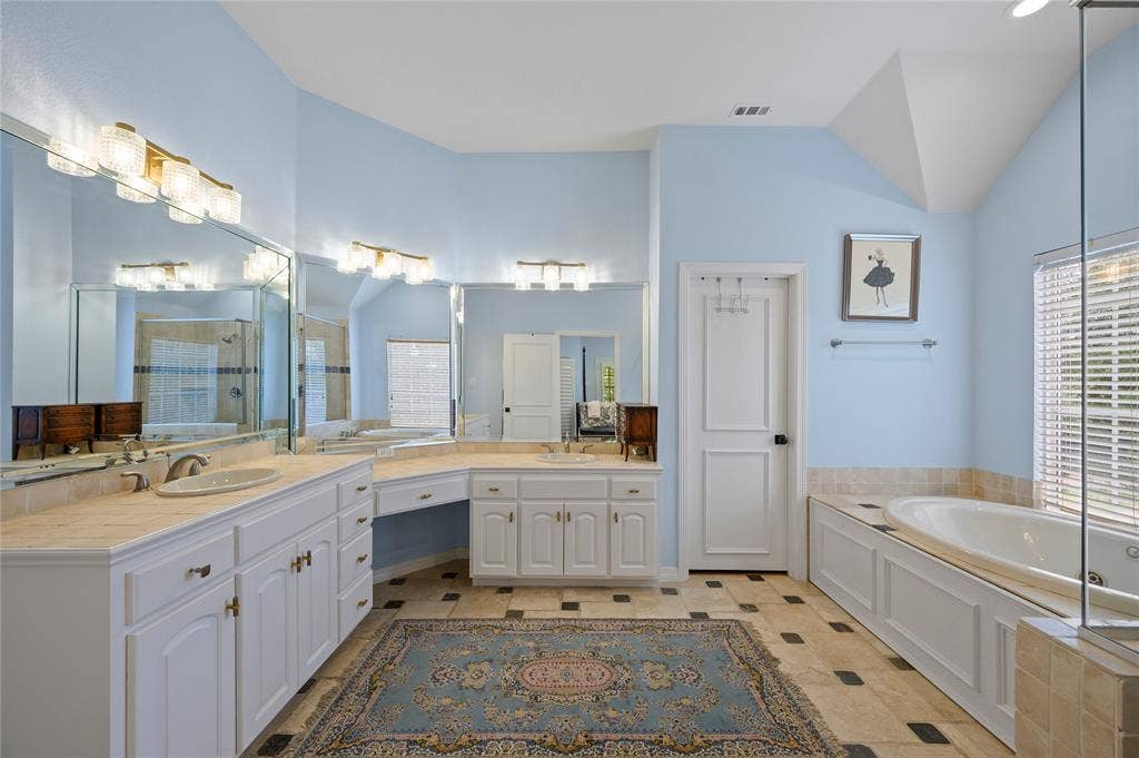 2005 Hillcrest Court, McKinney, TX 75072 2005 Hillcrest Court, McKinney, TX 75072